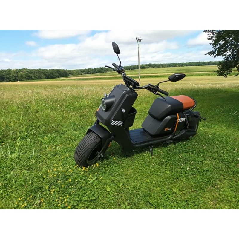 Lera Scooters C7 skútr 3000W Černá